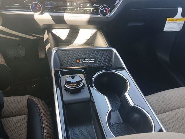 New 2026 Chevrolet Equinox ACTIV w/ Convenience Package III image 21