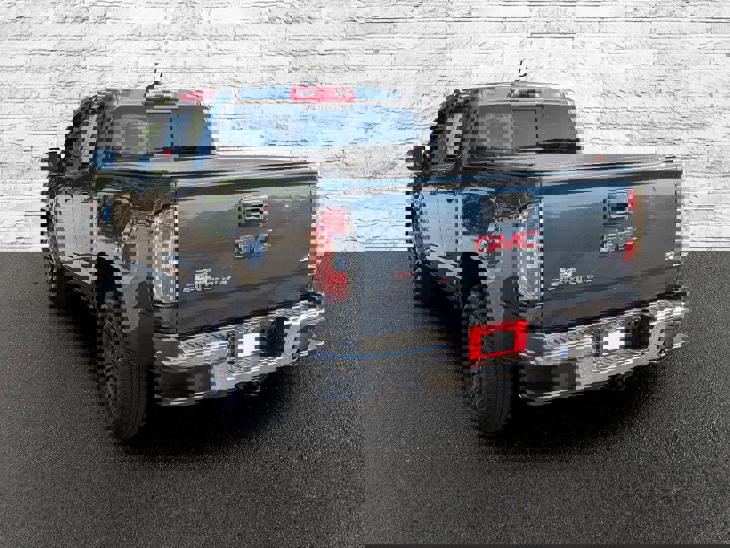 Used 2020 GMC Canyon SLE w/ Elevation Edition image 9