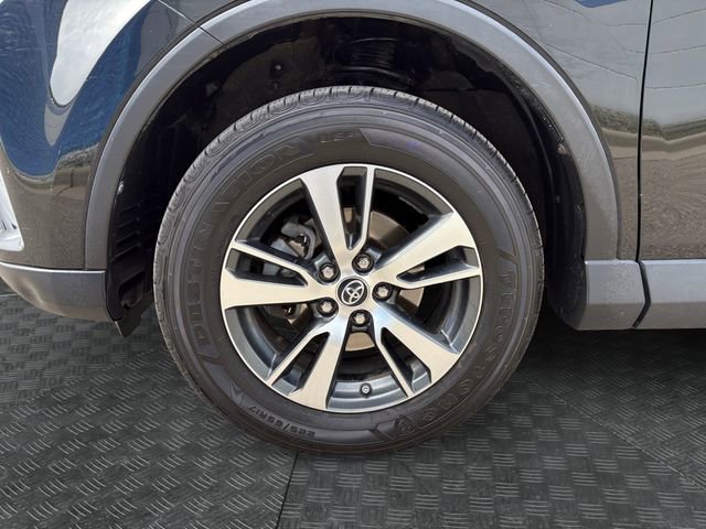 Used 2018 Toyota RAV4 XLE image 13