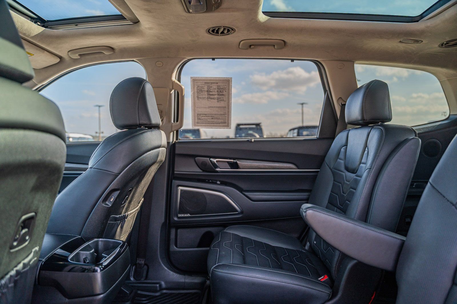 Used 2022 Kia Telluride SX w/ SX Prestige Package image 17