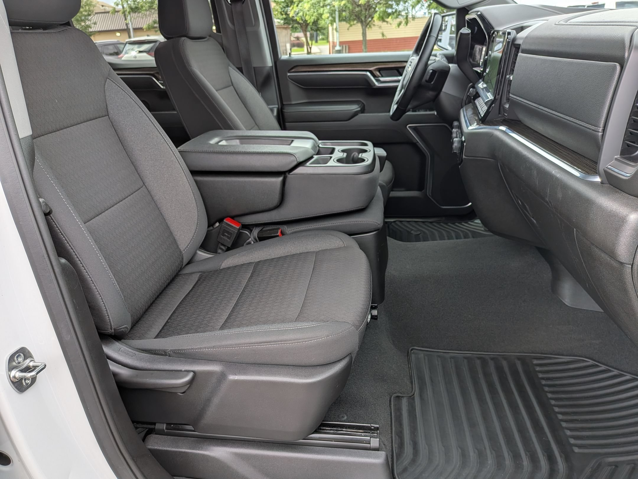 Used 2025 Chevrolet Silverado 1500 LT RWD image 37
