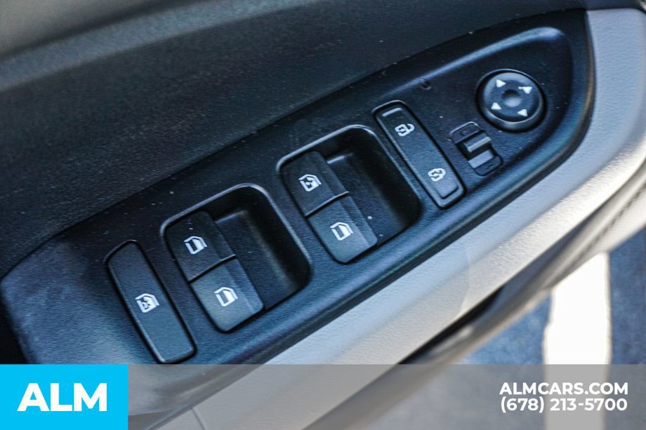 Used 2025 Hyundai Venue SEL image 48