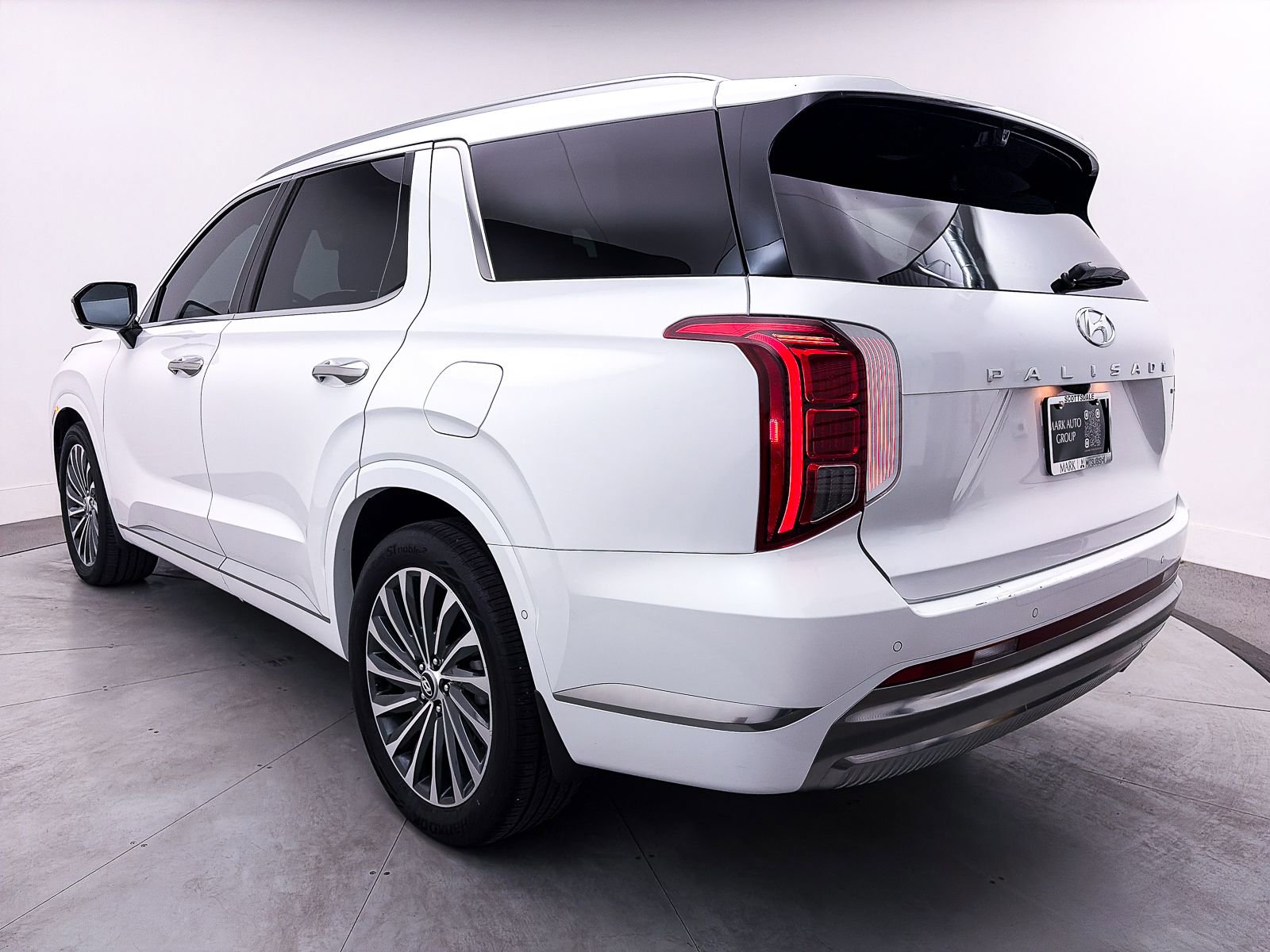 Used 2025 Hyundai Palisade Calligraphy image 16