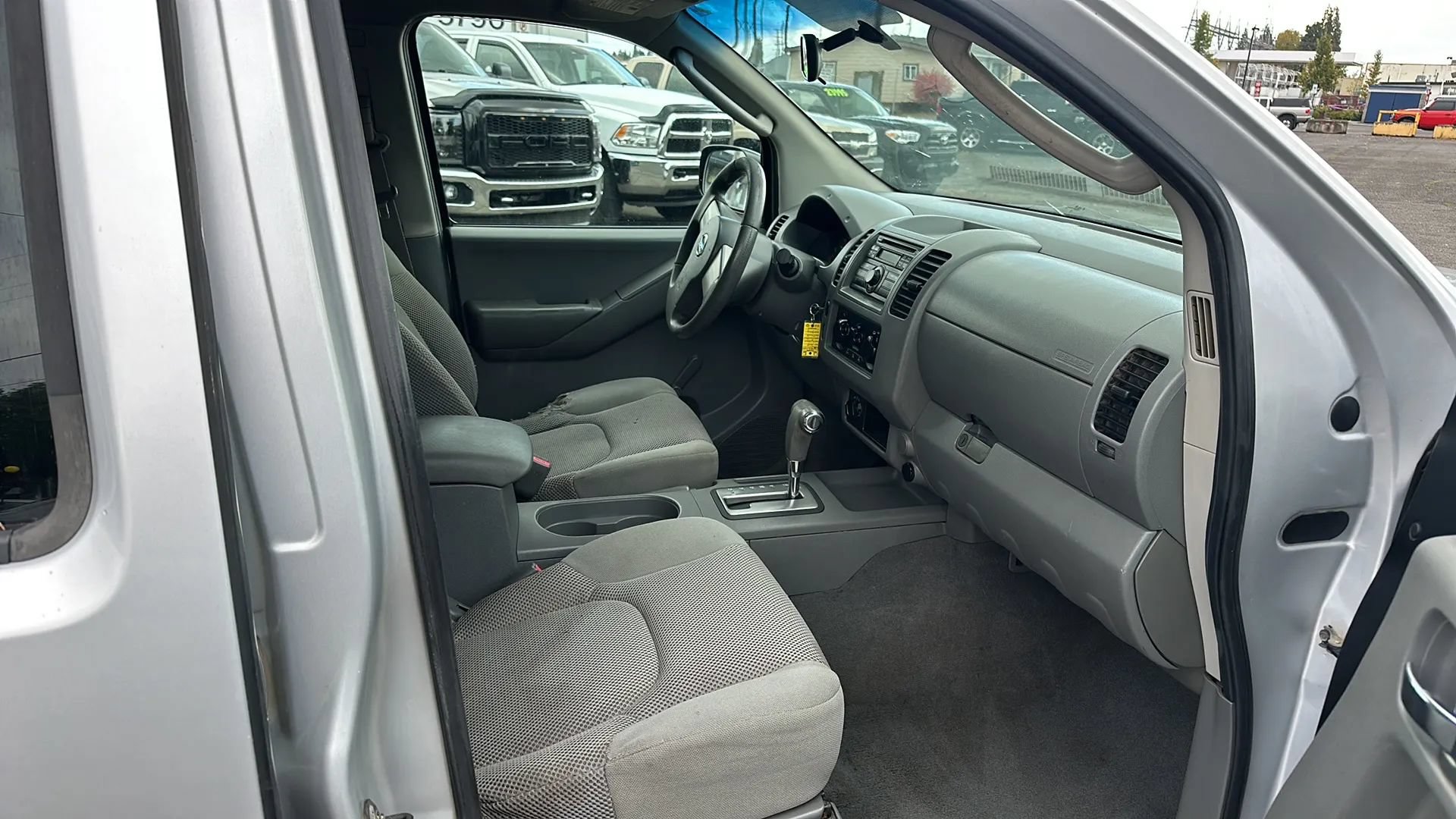 Used 2008 Nissan Frontier SE w/ Tow Hitch Pkg AWD/4WD image 13