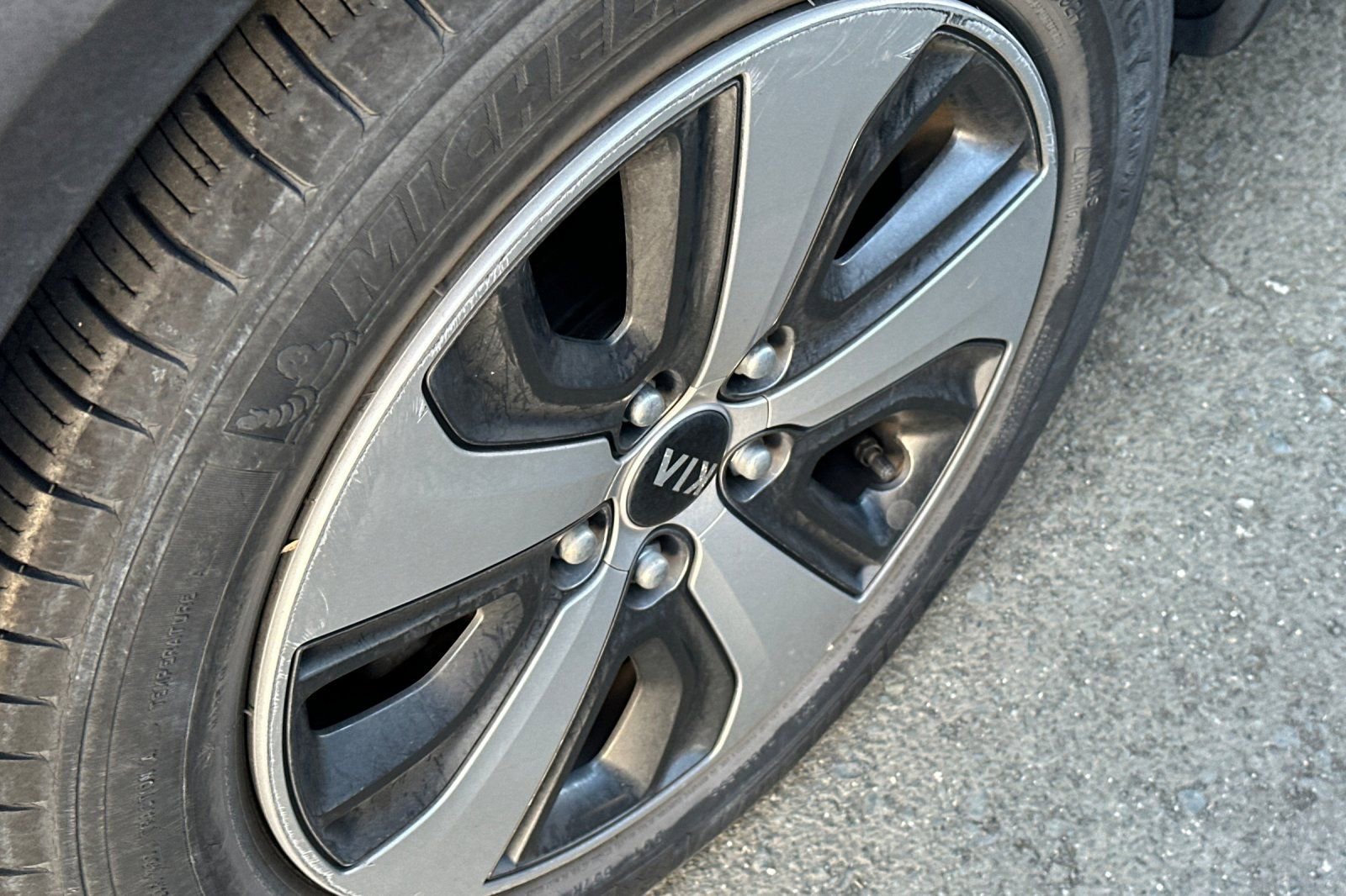 Used 2018 Kia Niro LX w/ Paint Protection Package image 4