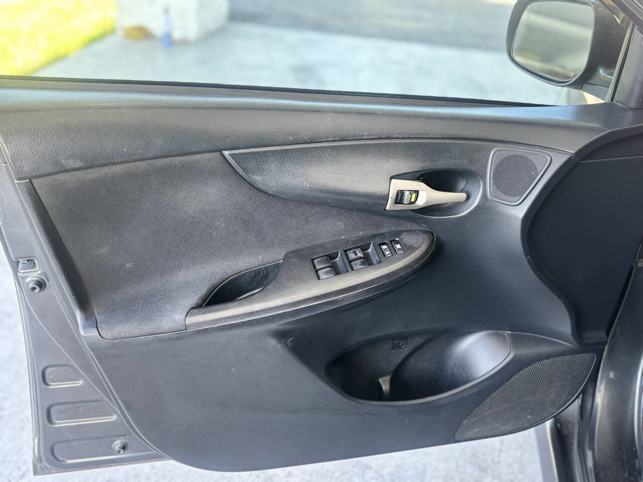 Used 2009 Toyota Corolla S FWD image 12