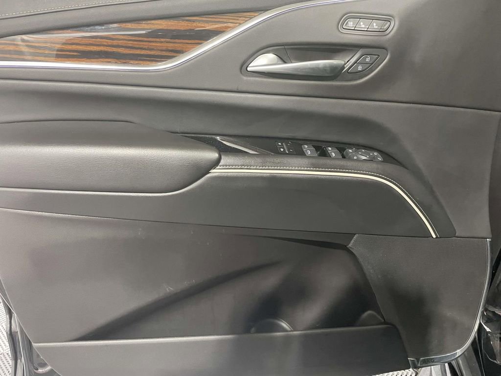 Used 2023 Cadillac Escalade Premium Luxury AWD/4WD image 20