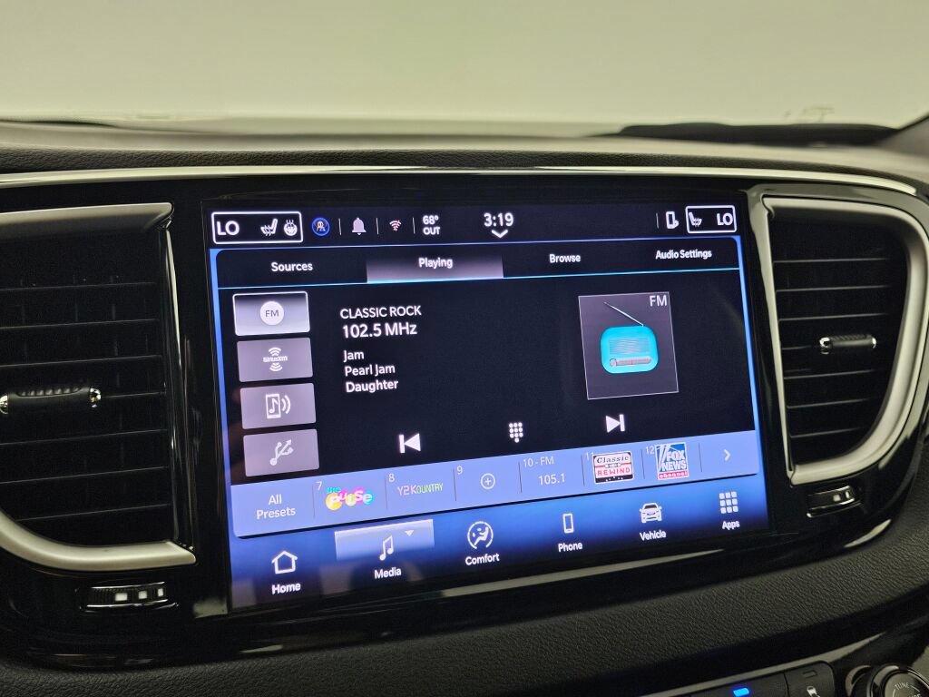 Used 2025 Chrysler Pacifica Select FWD image 25