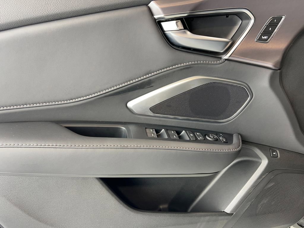 Used 2025 Acura RDX SH-AWD image 24