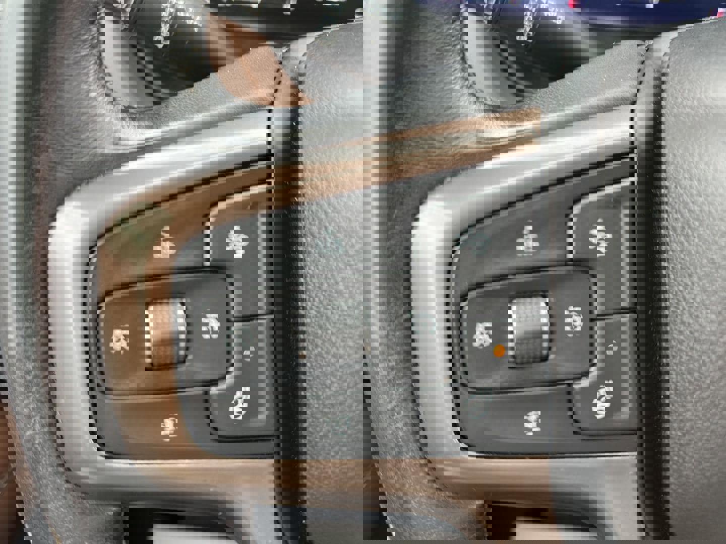 Used 2022 Chevrolet Suburban High Country image 33