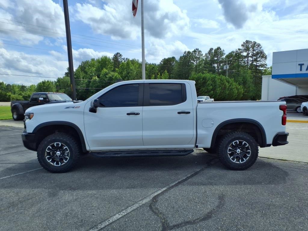 Used 2022 Chevrolet Silverado 1500 ZR2 w/ Technology Package image 2