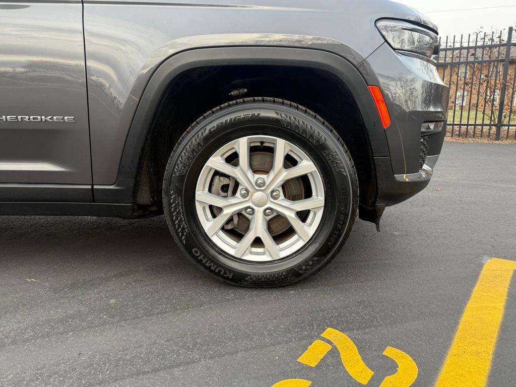 Used 2023 Jeep Grand Cherokee L Limited image 9