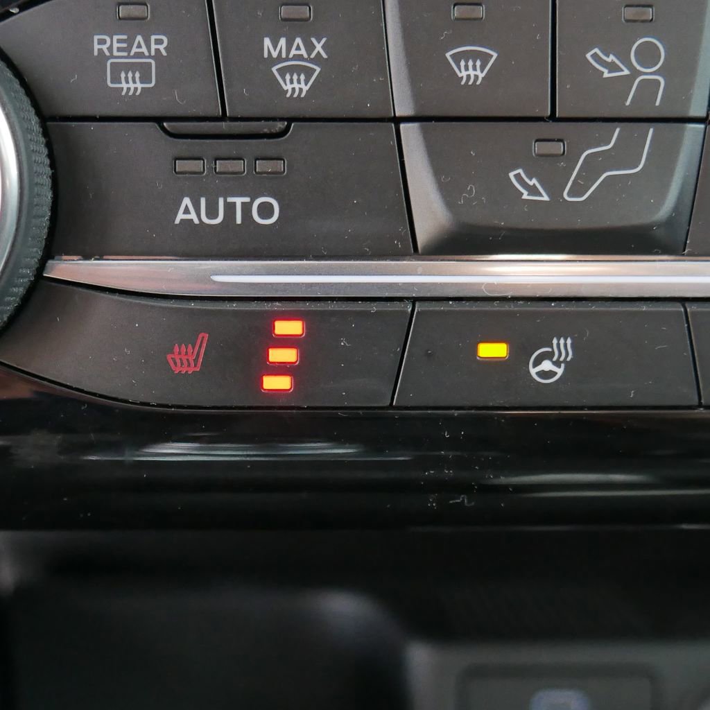 Used 2021 Ford Escape SE w/ Cold Weather Package AWD/4WD image 7
