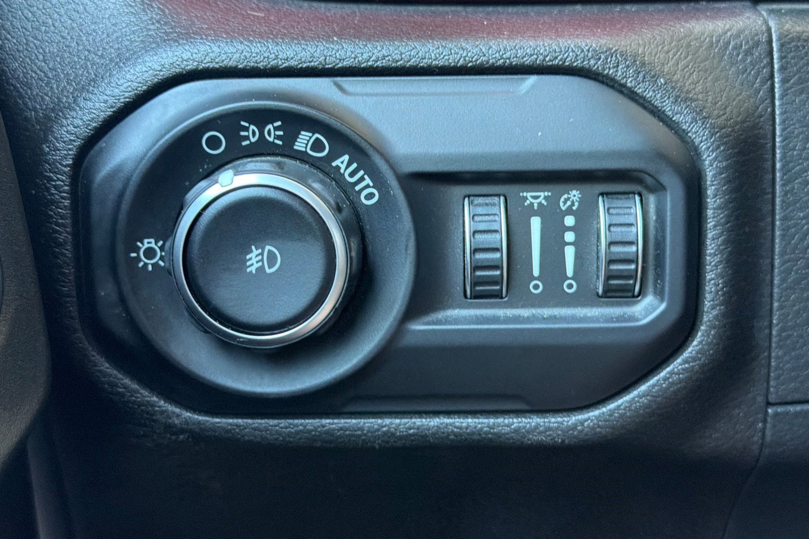 Used 2020 Jeep Wrangler Unlimited Rubicon AWD/4WD image 36