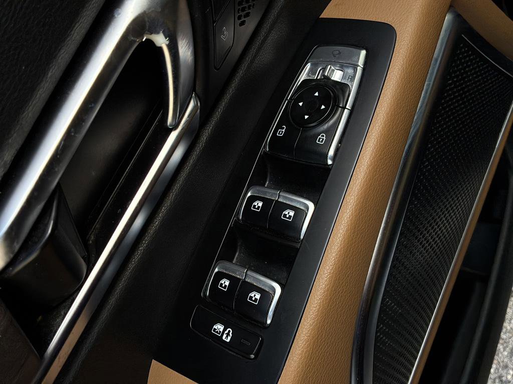 Used 2022 Kia Telluride SX w/ Towing Package FWD image 12