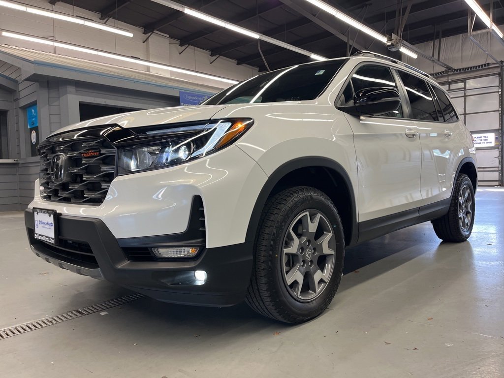 Used 2022 Honda Passport TrailSport image 3
