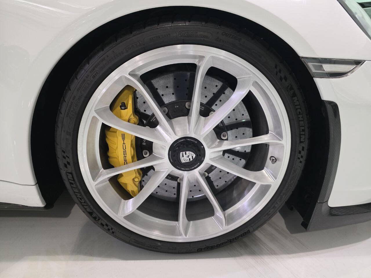 Used 2019 Porsche 911 Speedster RWD image 39