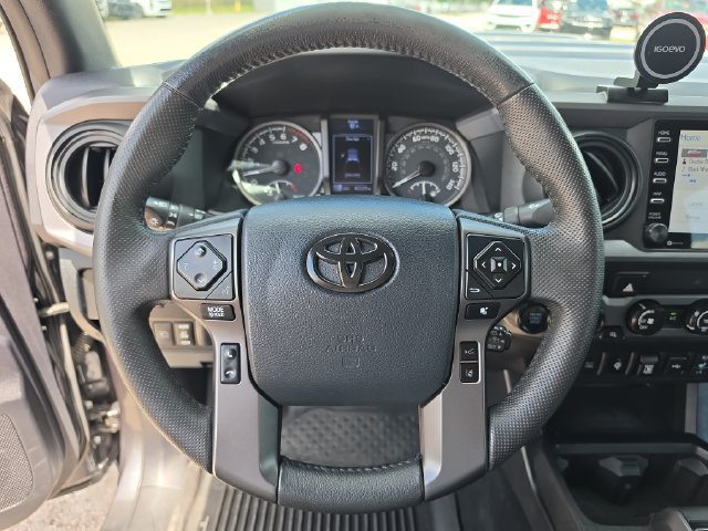 Used 2020 Toyota Tacoma TRD Sport AWD/4WD image 25
