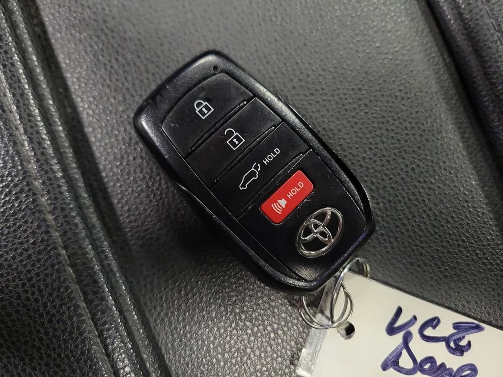 Used 2024 Toyota Grand Highlander AWD image 16