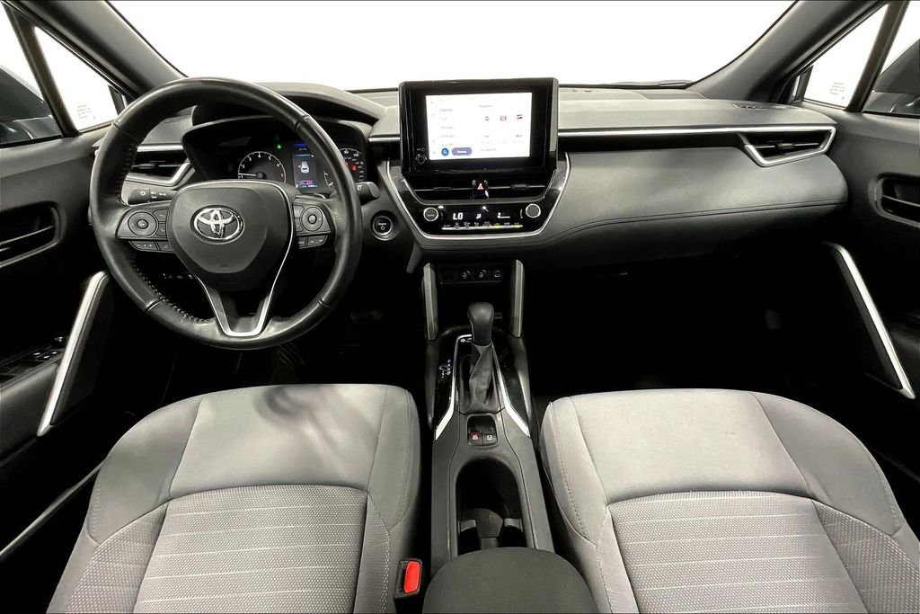 Used 2023 Toyota Corolla Cross SE image 18