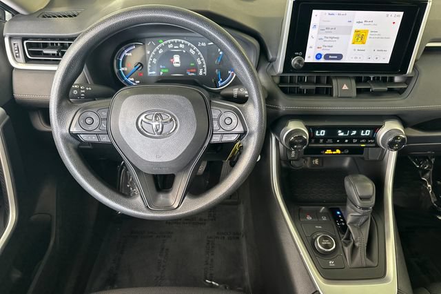 Used 2023 Toyota RAV4 LE AWD/4WD image 18