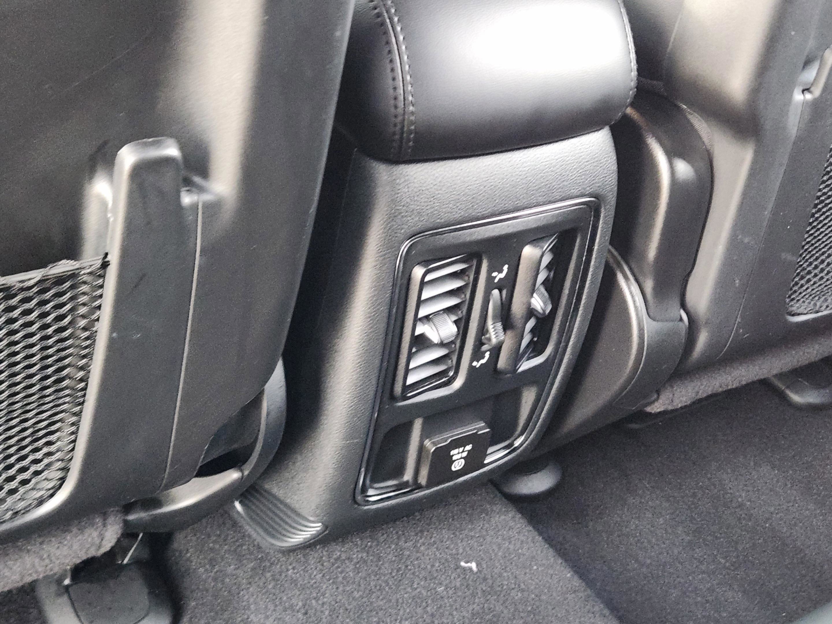 Used 2019 Jeep Grand Cherokee Altitude image 28