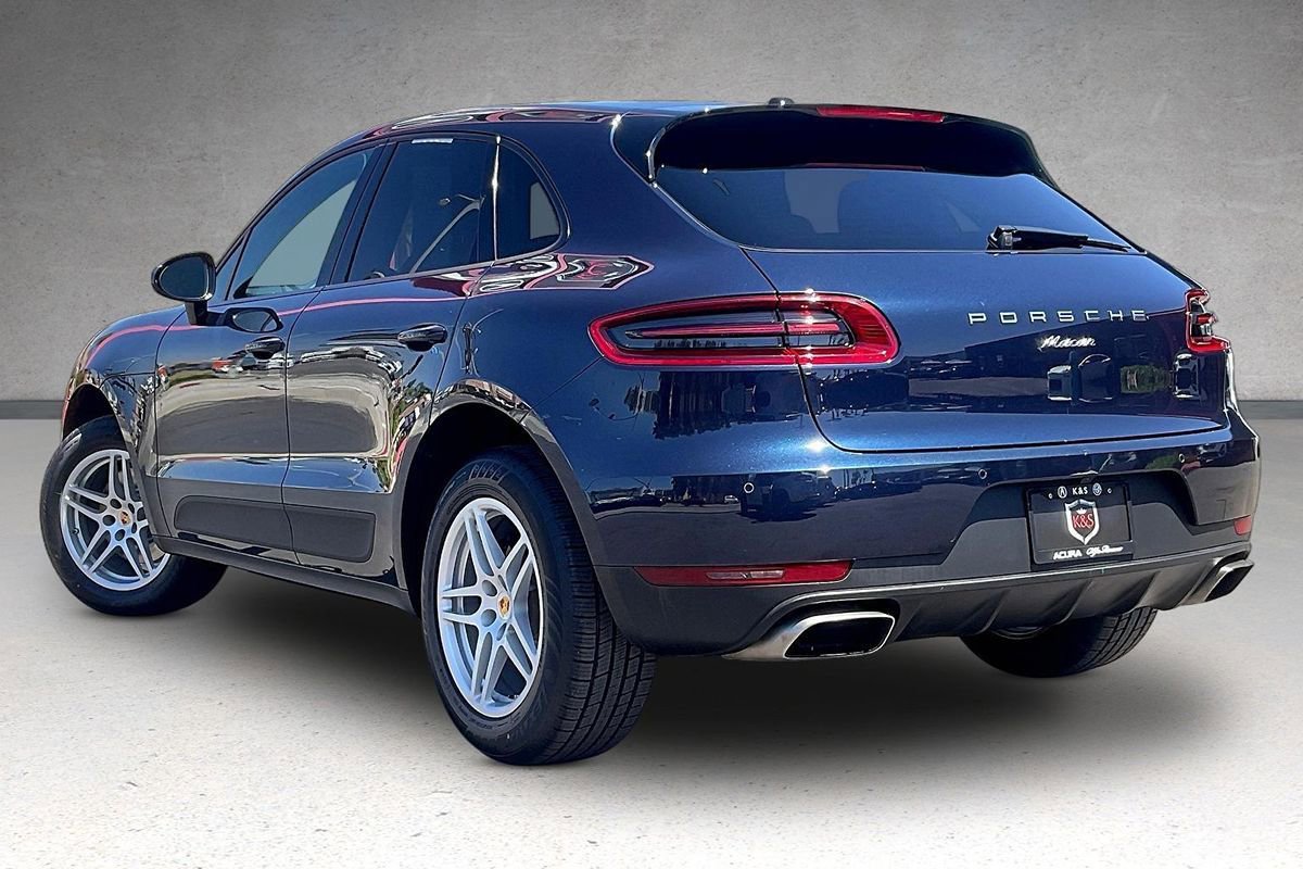 Used 2018 Porsche Macan AWD/4WD image 30