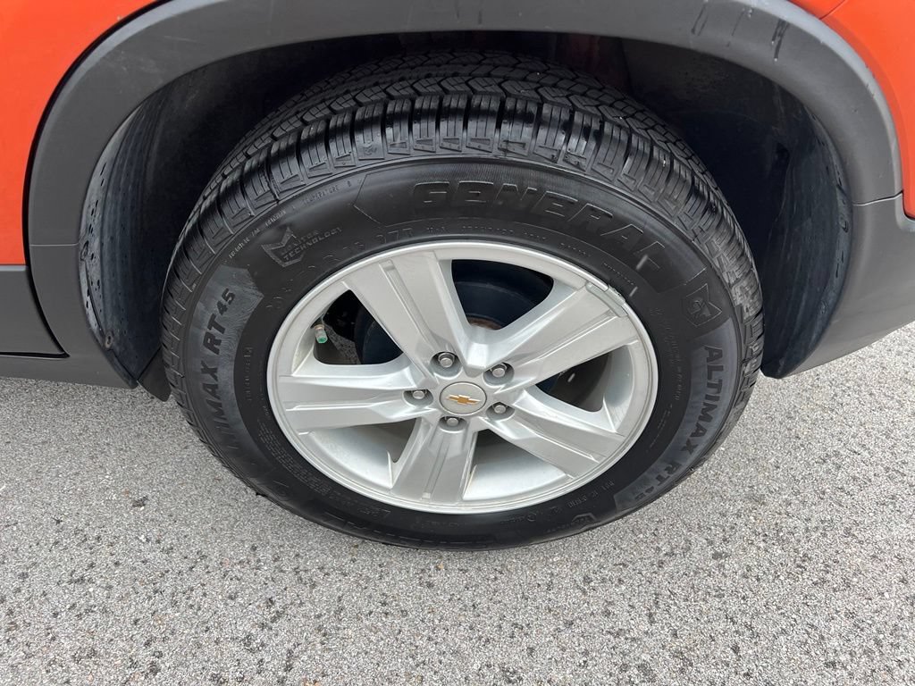 Used 2015 Chevrolet Trax LT FWD image 13
