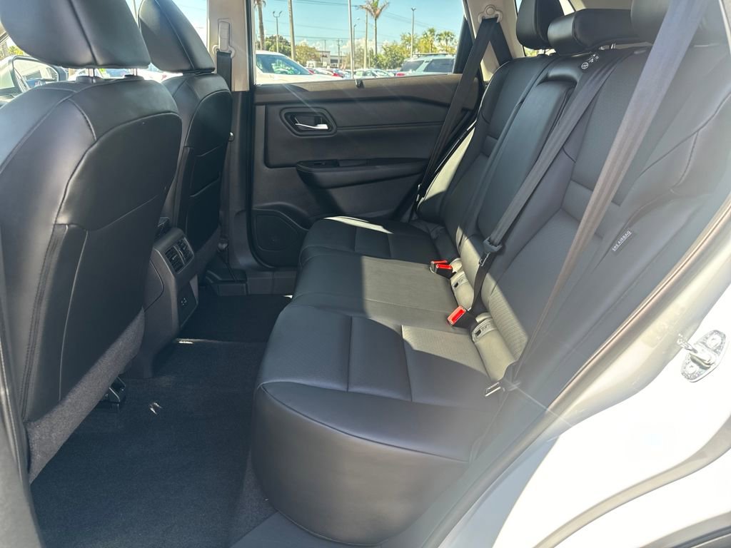 Used 2023 Nissan Rogue SV w/ SV Premium B Package image 26