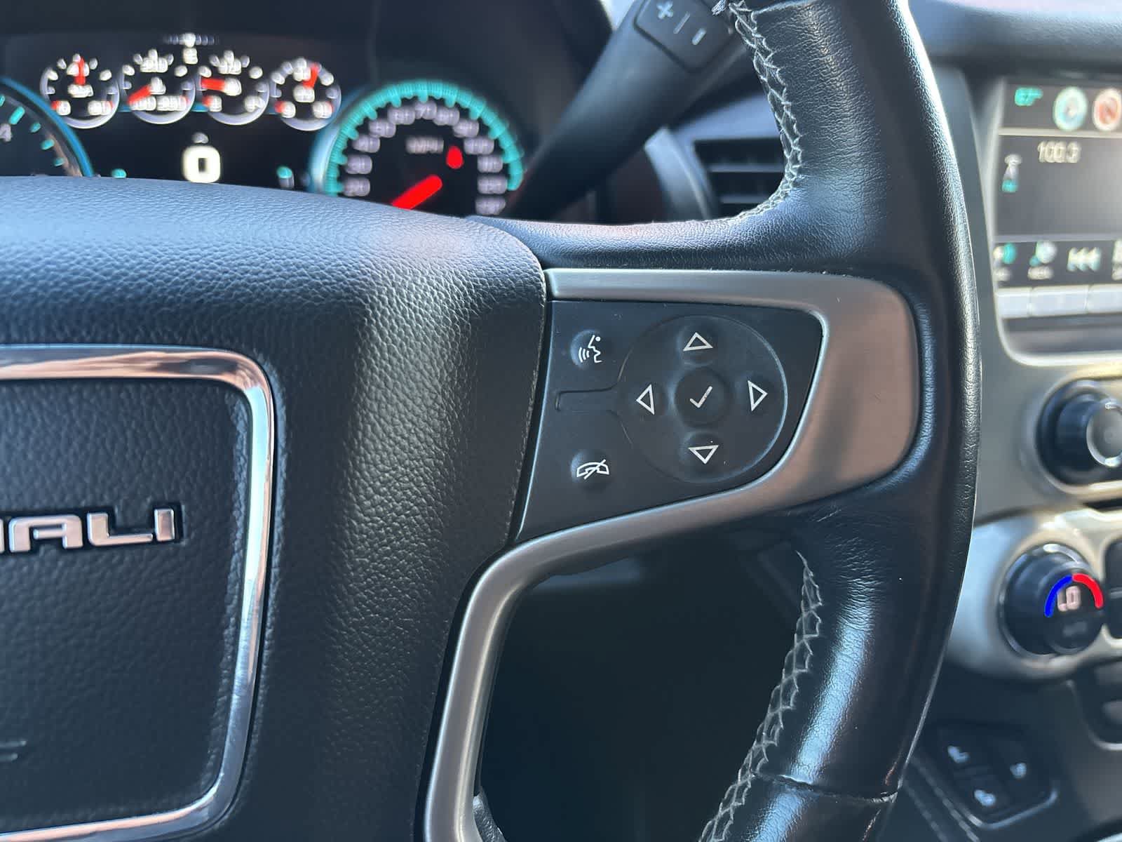 Used 2020 GMC Yukon XL Denali w/ Denali Premium Package AWD/4WD image 13