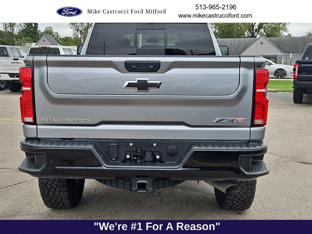 Used 2025 Chevrolet Silverado 2500 ZR2 w/ Technology Package AWD/4WD image 4