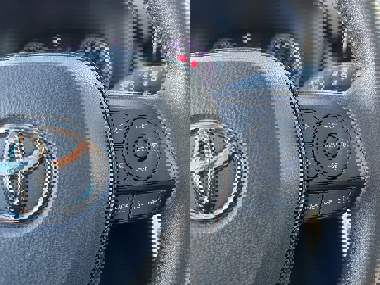 Used 2022 Toyota RAV4 XLE image 15