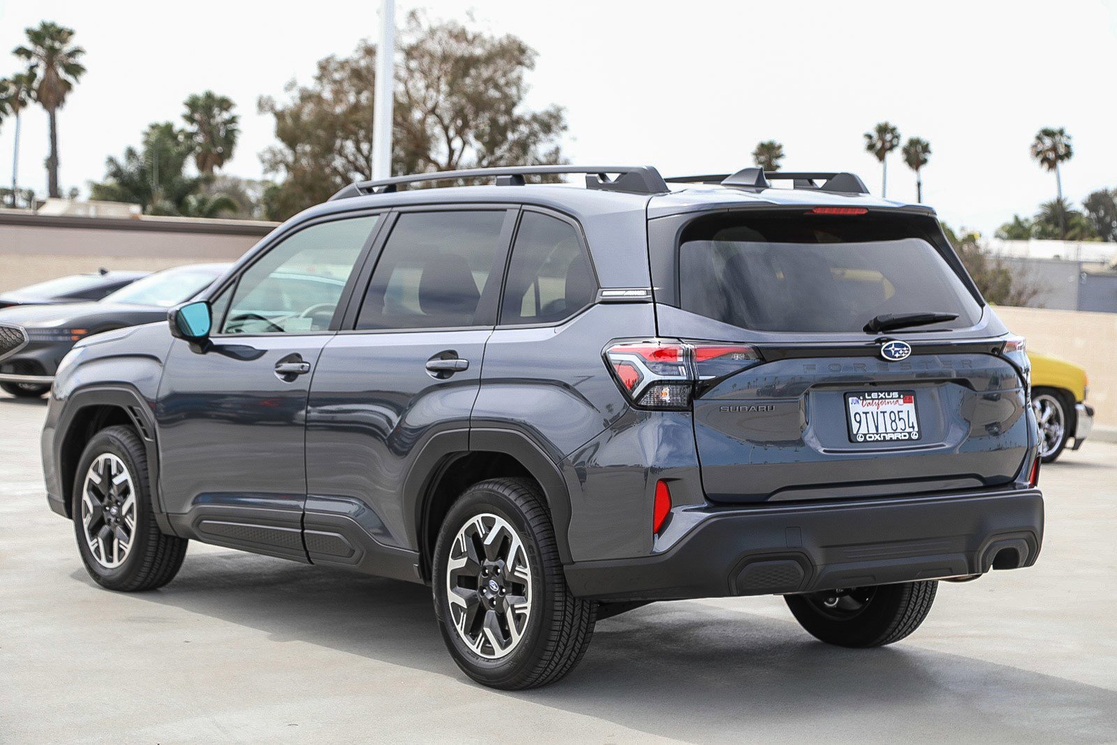 Used 2025 Subaru Forester Premium w/ Convenience Package #1 image 5