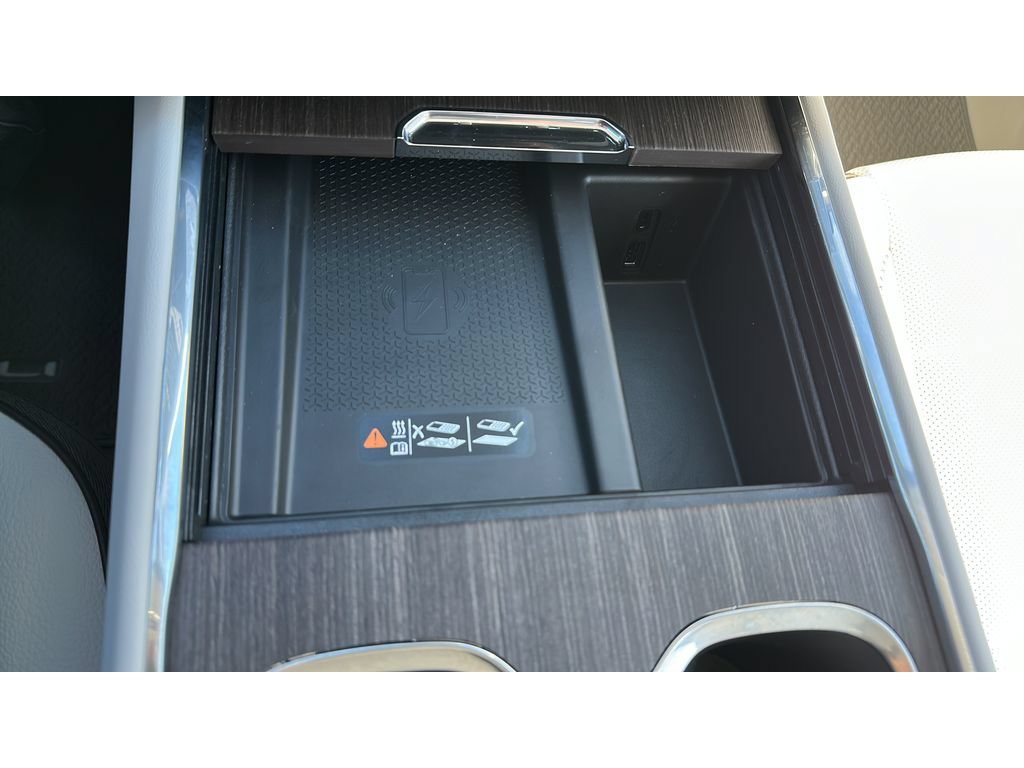 New 2026 GMC Acadia Denali w/ Super Cruise Package AWD/4WD image 17