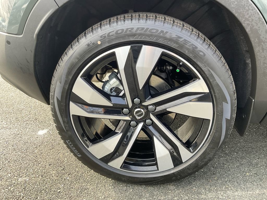 New 2026 Volvo XC40 B5 Plus w/ Protection Package Premier image 16