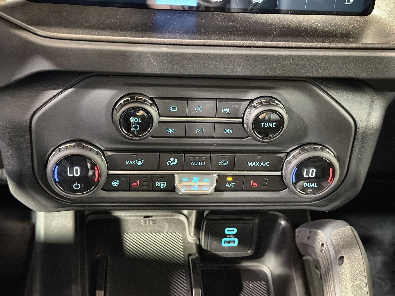 New 2025 Ford Bronco Badlands AWD/4WD image 30