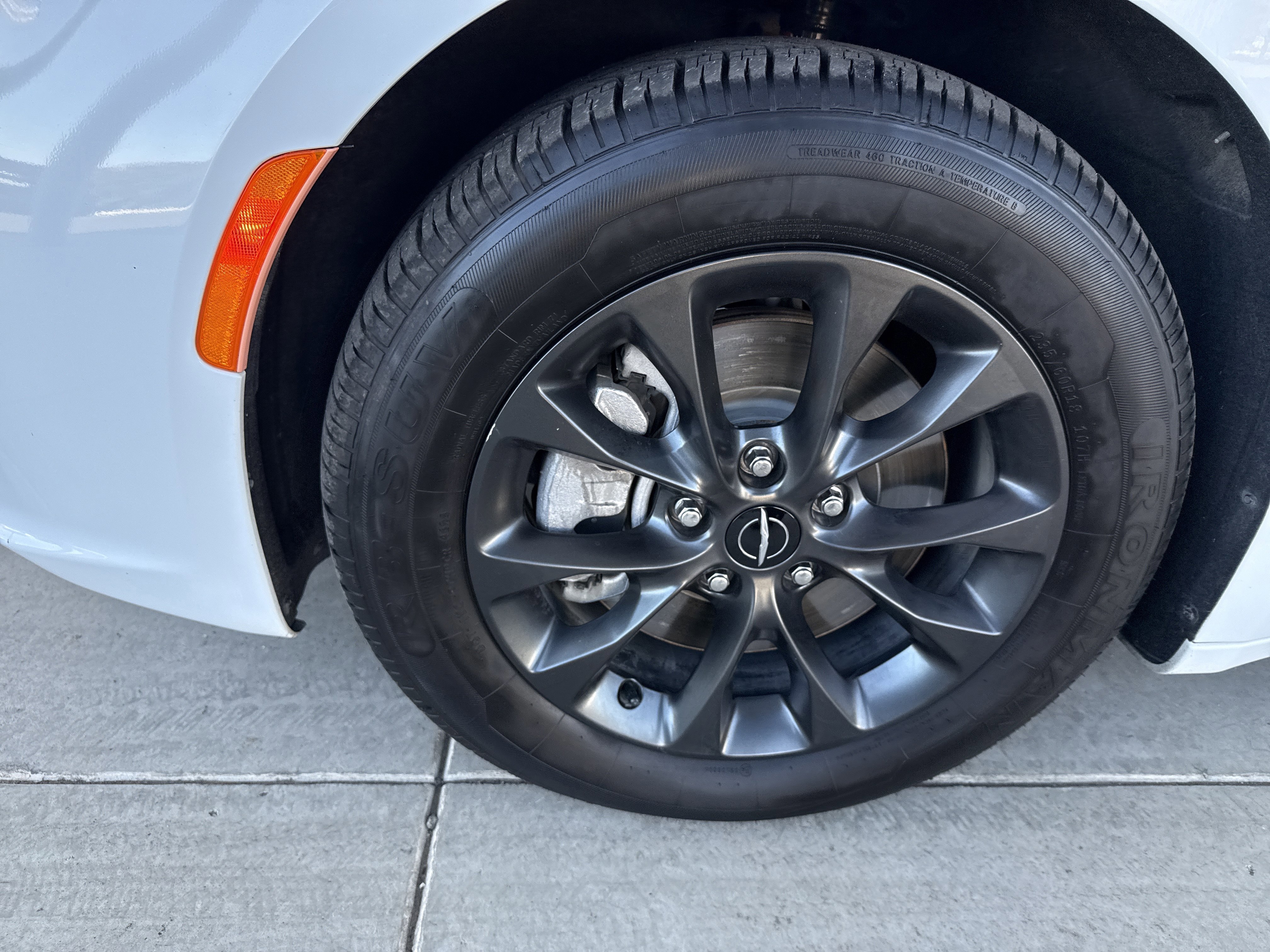 Used 2021 Chrysler Pacifica Limited w/ S Appearance Package image 8