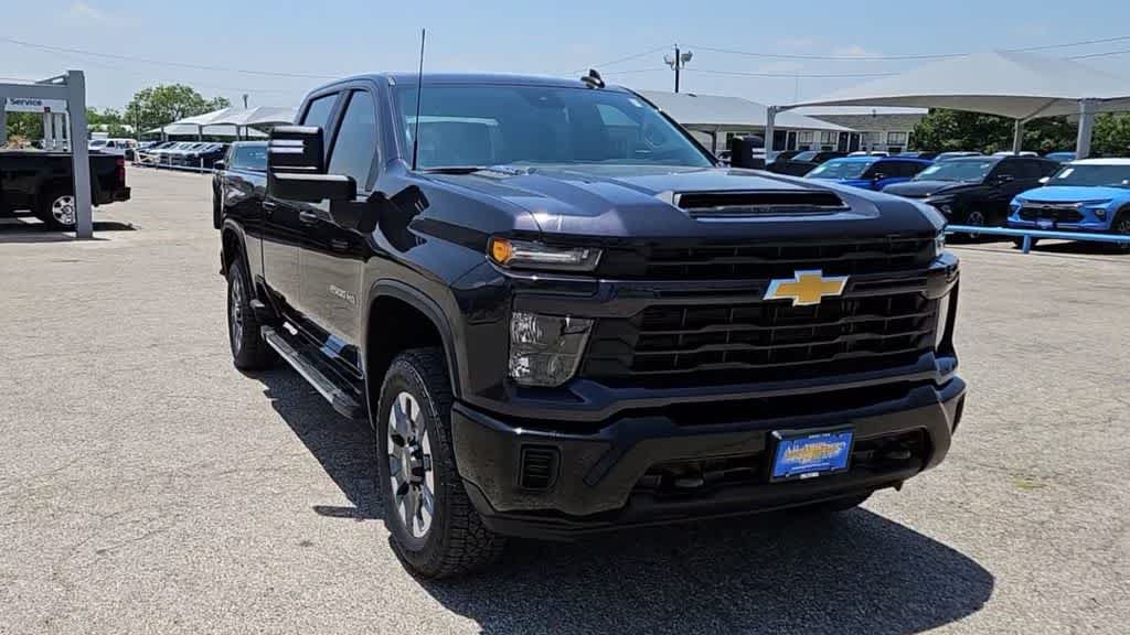 Used 2024 Chevrolet Silverado 2500 Custom w/ Custom Convenience Package AWD/4WD image 2