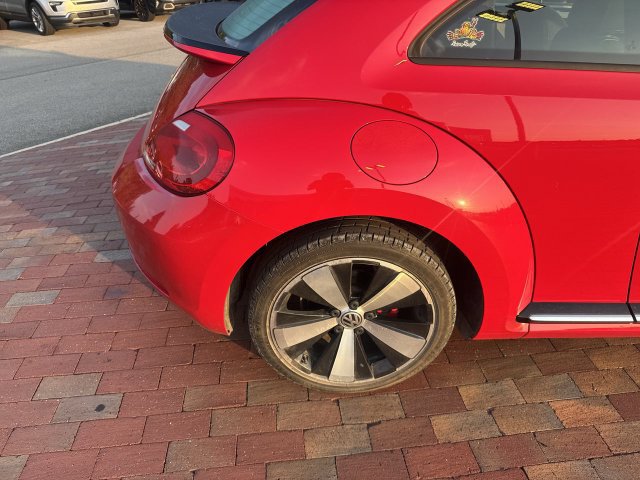 Used 2012 Volkswagen Beetle 2.0T FWD image 15