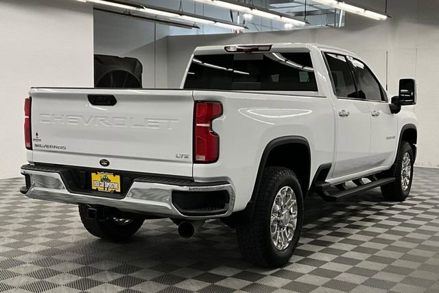 Used 2025 Chevrolet Silverado 2500 LTZ w/ LTZ Convenience Package AWD/4WD image 13