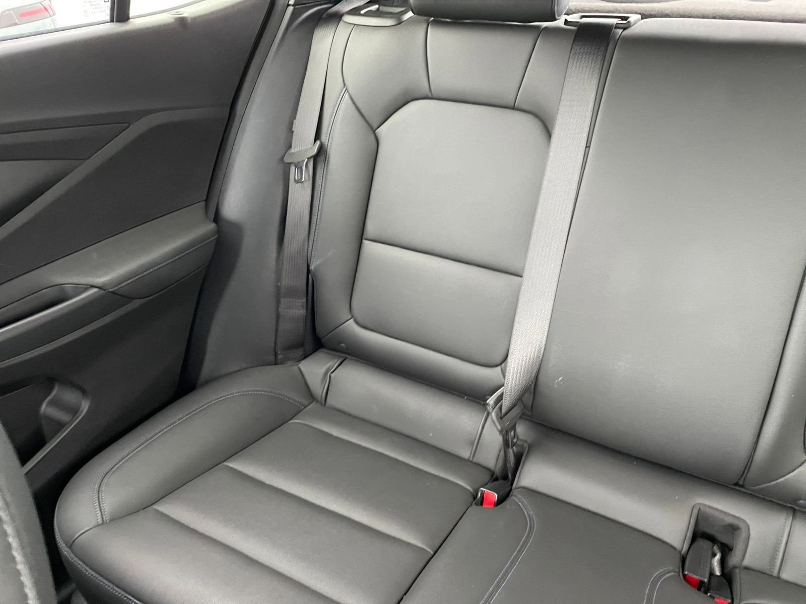 Used 2025 Buick Envista Sport Touring image 38