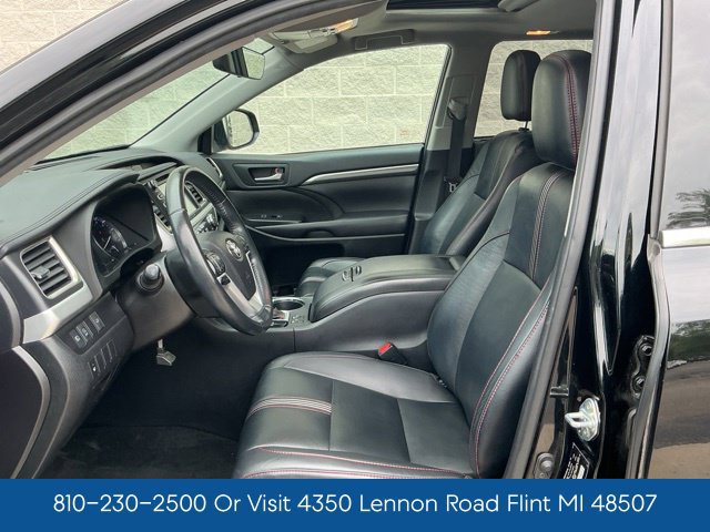 Used 2019 Toyota Highlander SE AWD/4WD image 15