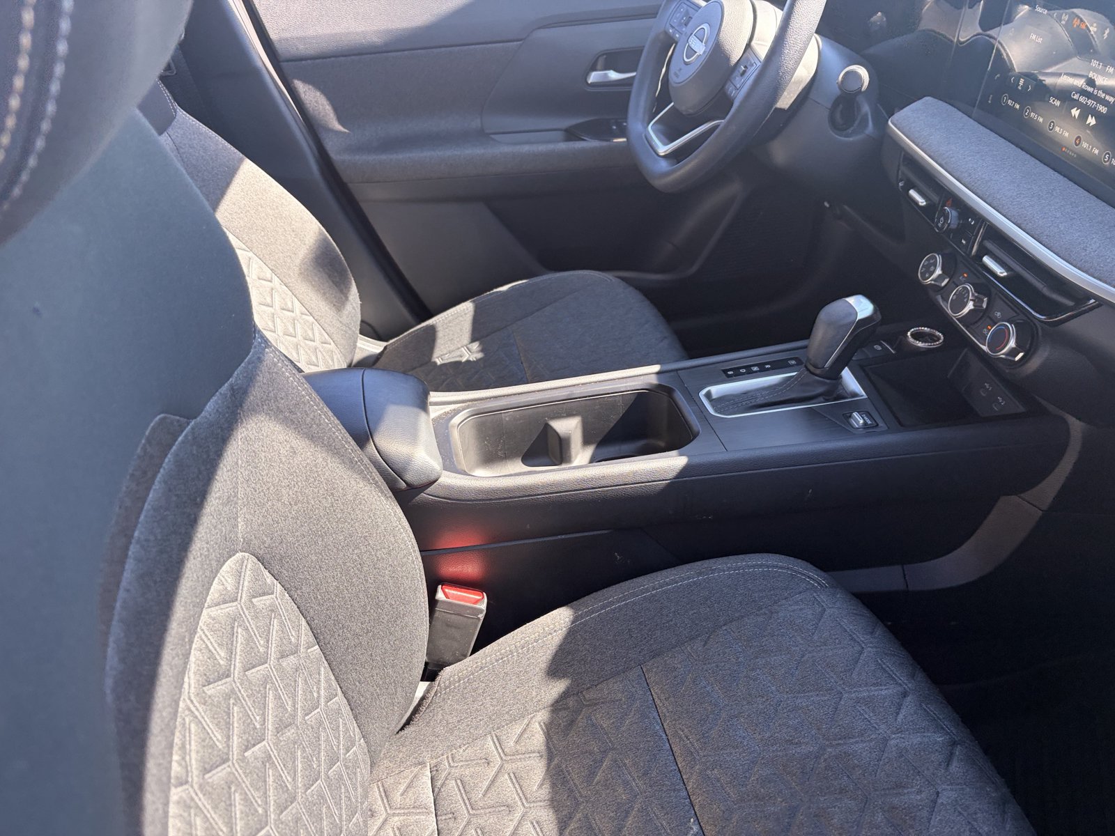 Used 2025 Nissan Kicks SV FWD image 11