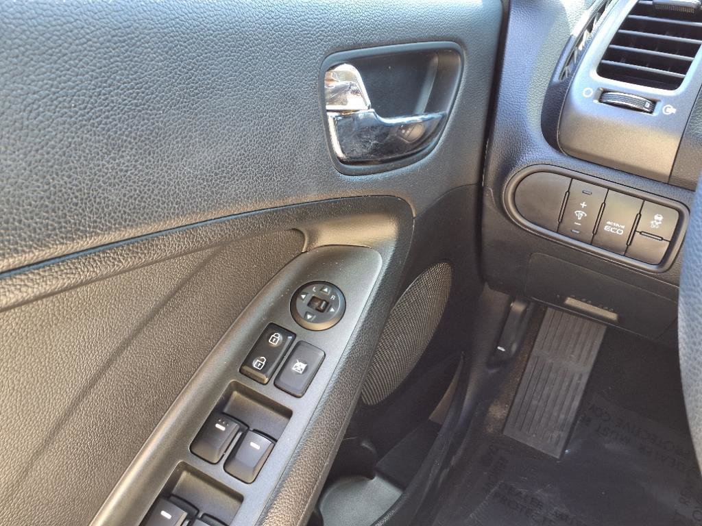 Used 2016 Kia Forte LX w/ LX Popular Plus Package image 24