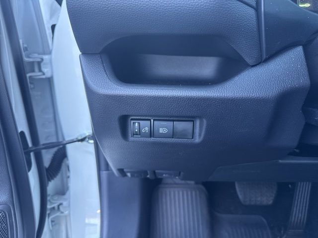 Used 2025 Toyota RAV4 LE AWD/4WD image 15