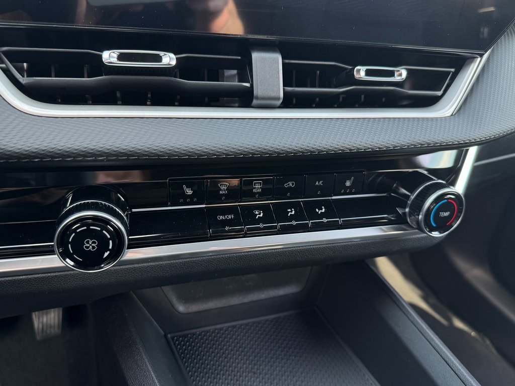 New 2026 Chevrolet Equinox LT w/ LPO, Floor Liner Package image 27