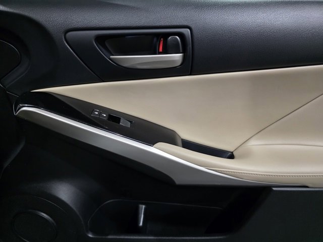 Used 2017 Lexus IS 300 AWD image 13
