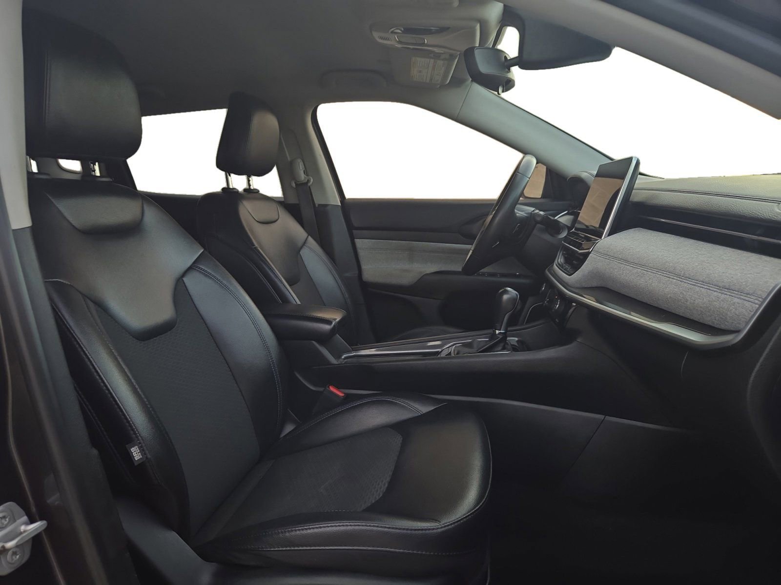 Certified 2022 Jeep Compass Latitude image 15