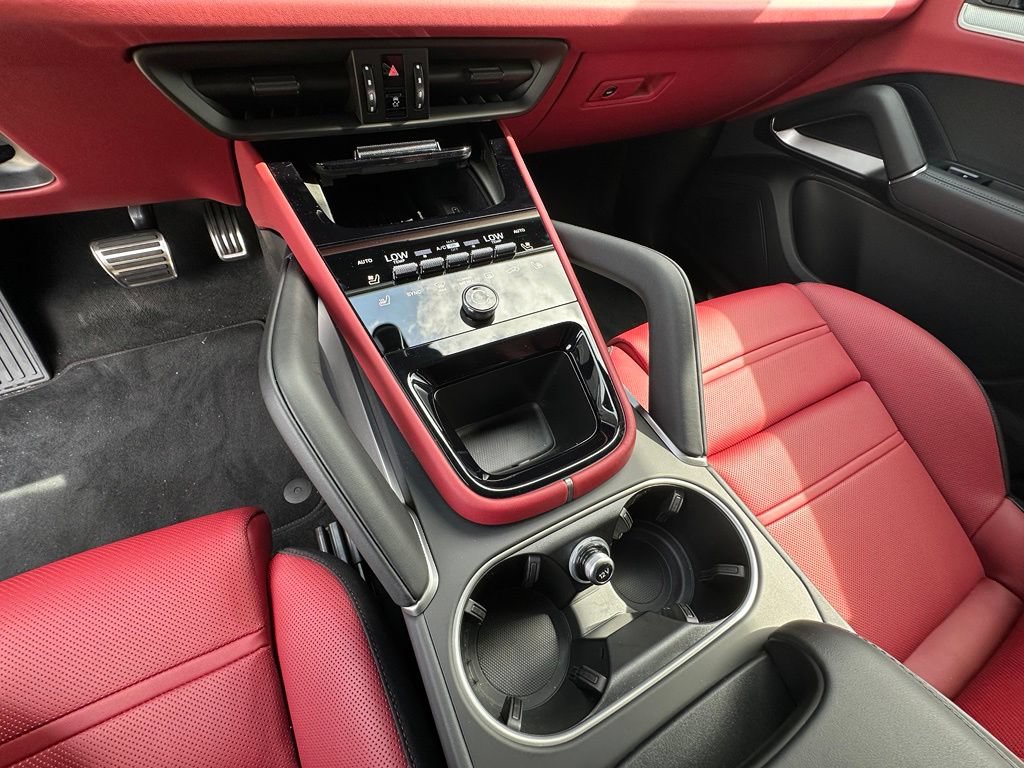 Certified 2026 Porsche Cayenne E-Hybrid Coupe AWD/4WD image 35