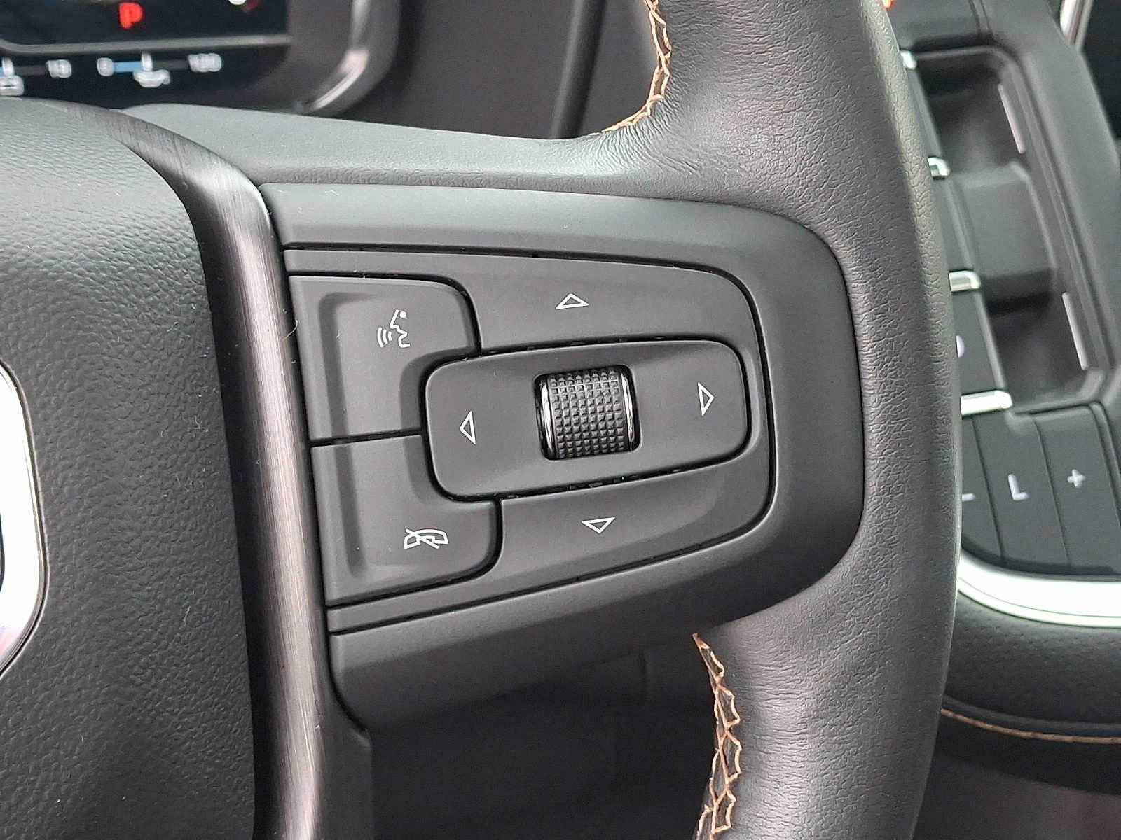 Used 2022 GMC Yukon AT4 AWD/4WD image 24